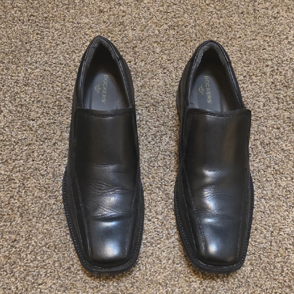 Black Dockers Dress Shoes